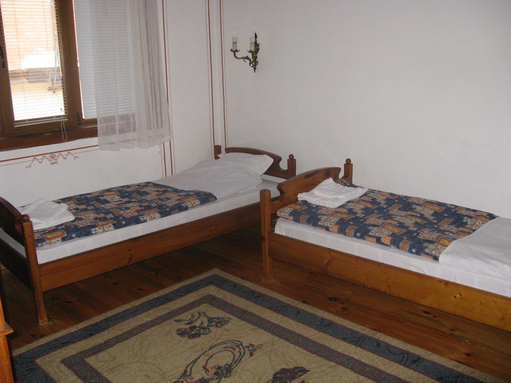 Family Hotel Kalina Koprivshtitsa Phòng bức ảnh